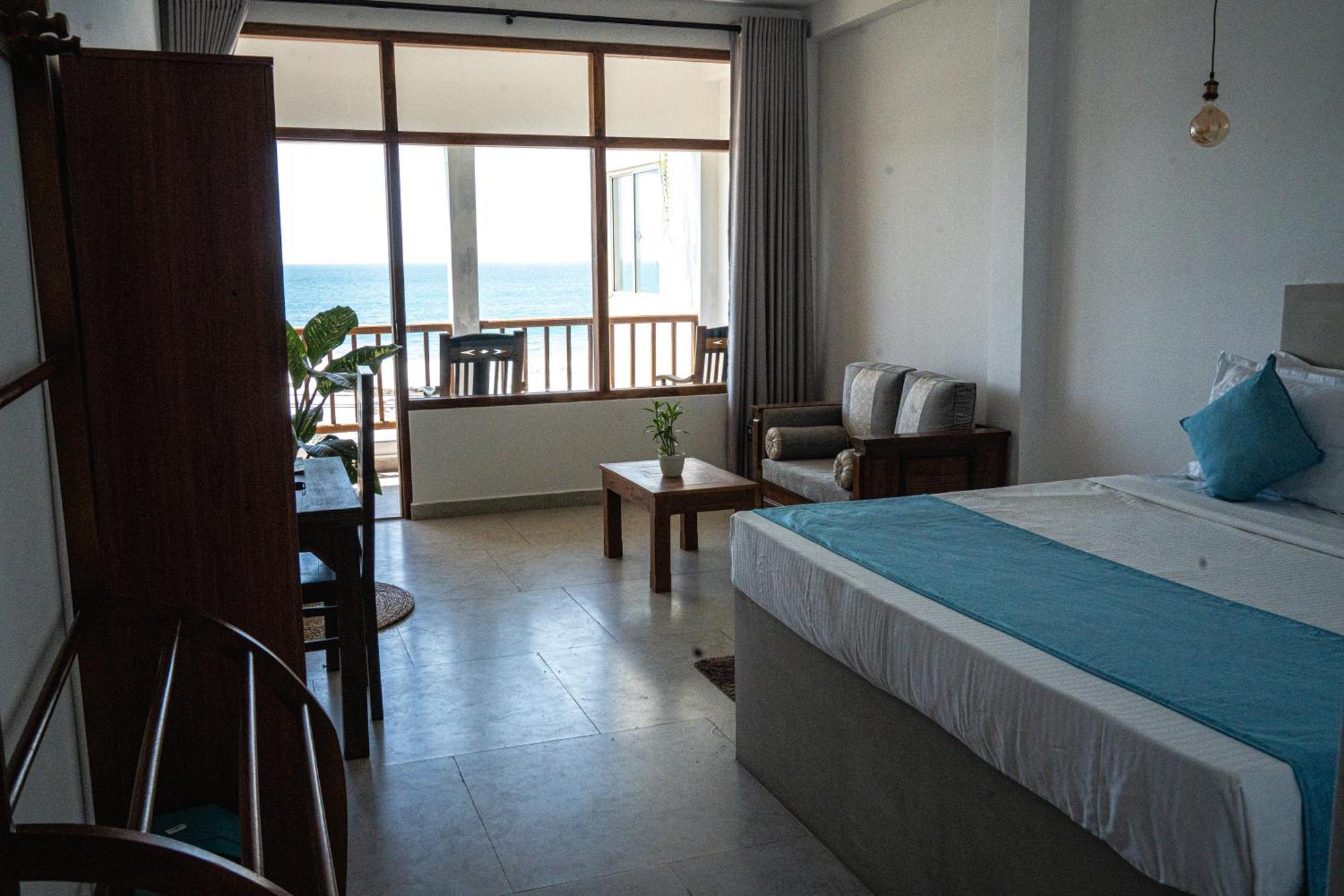 Cocos Hotel Midigama Luaran gambar
