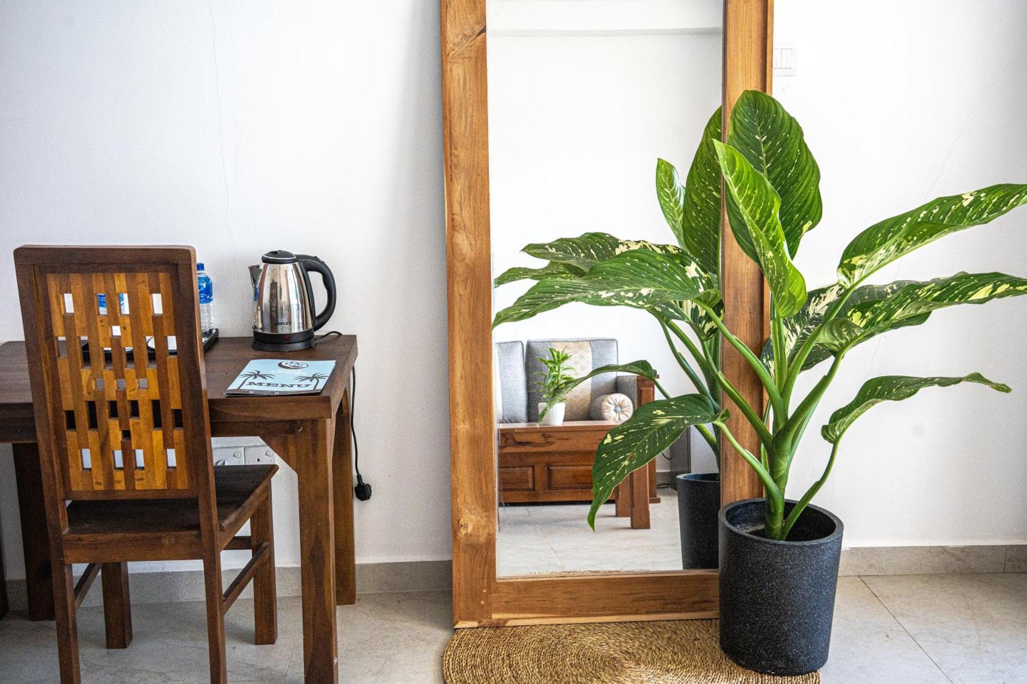 Cocos Hotel Midigama Luaran gambar