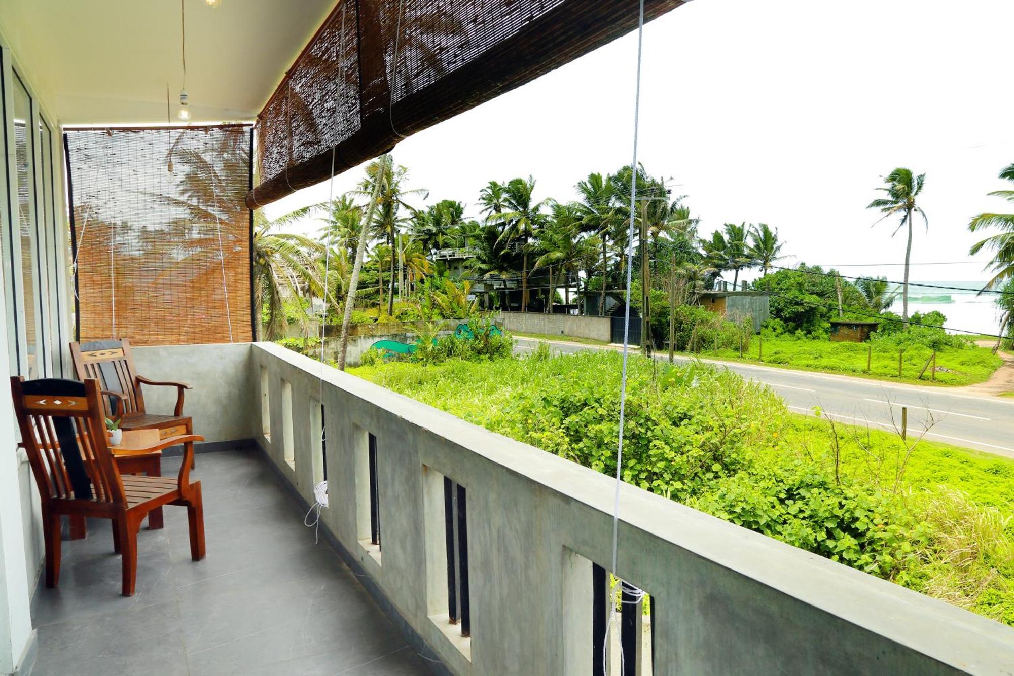 Cocos Hotel Midigama Luaran gambar
