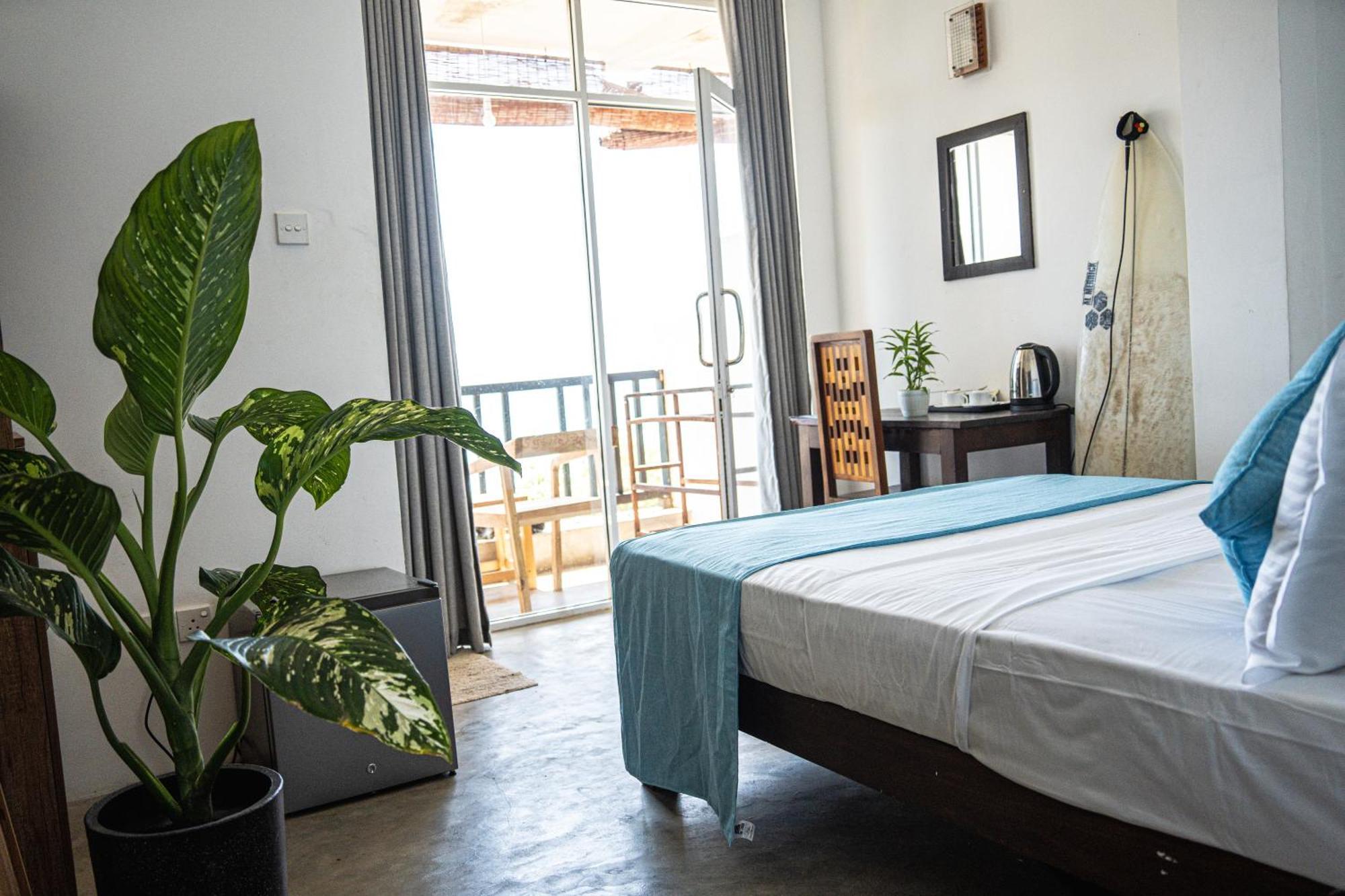 Cocos Hotel Midigama Luaran gambar